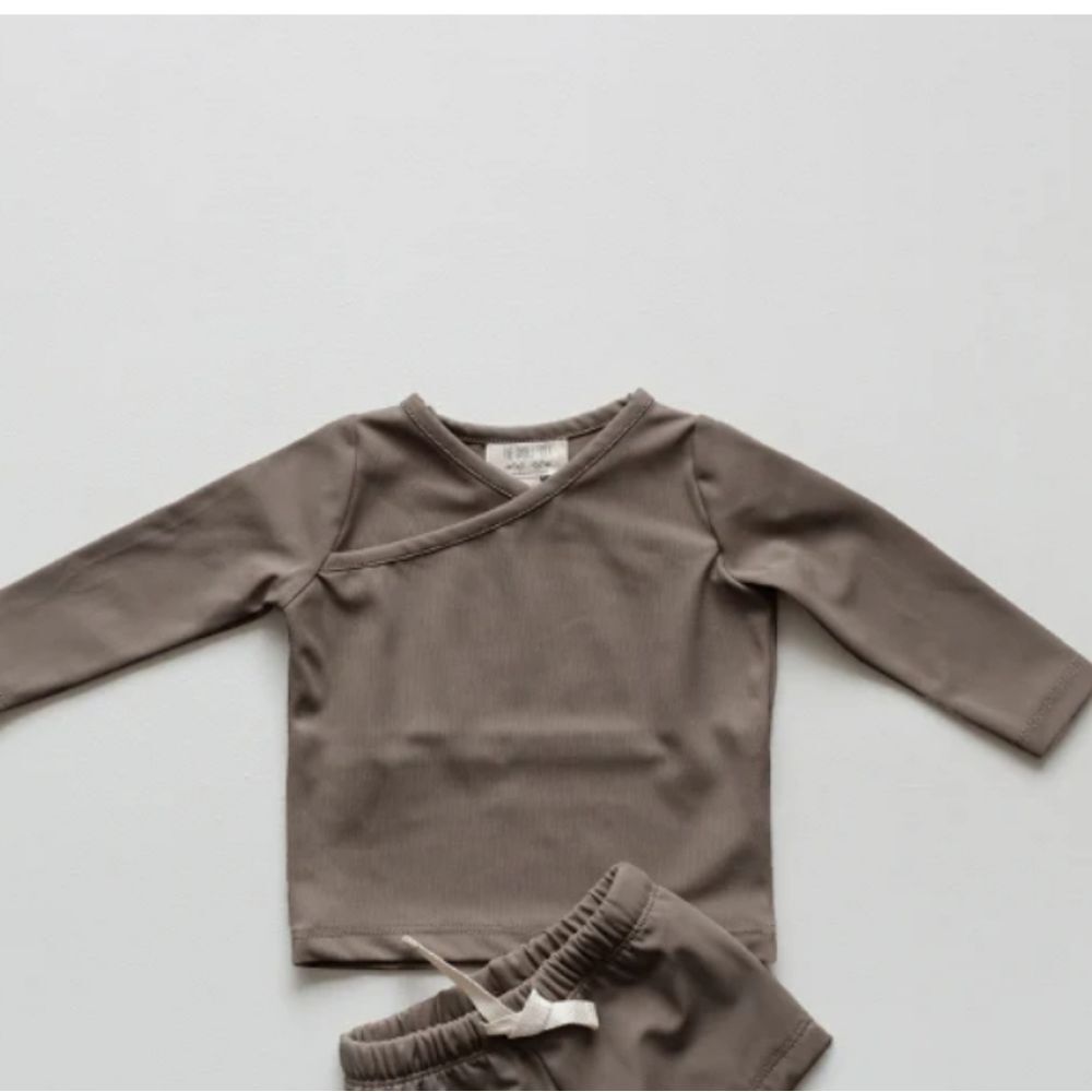 The SimpleFolk swim top Stone